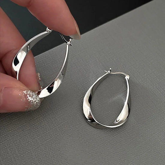 Trending Hot Sale Fashion Metal French Hoop Earrings for Woman Vintage Earring Classic Party Wedding Pendant Jewelry Gifts 2025